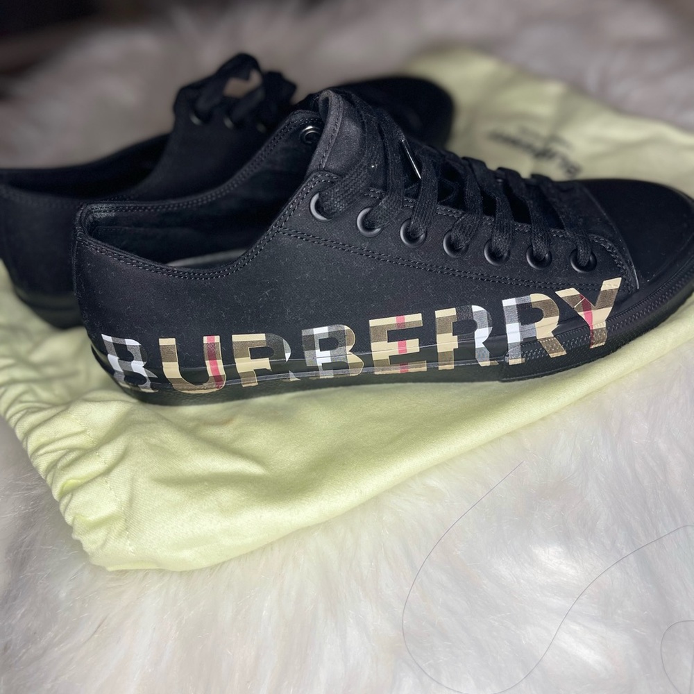 Burberry Sneakers